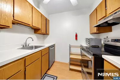730 Mill Street F10 #F10, Belleville, NJ 07109 - Photo 8