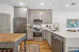 382 7th Street 2, Jersey City, NJ 07302 - Photo 2