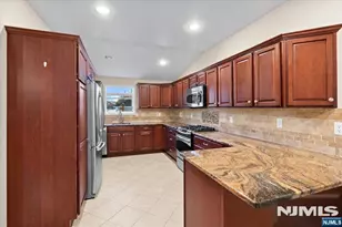 245 Kingsland Ave, Lyndhurst Township, NJ 07071 - Photo 4