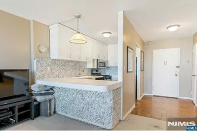2200 N Central 7B #7B, Fort Lee, NJ 07024 - Photo 14