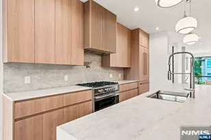 2457 2nd St, Fort Lee, NJ 07024 - Photo 6