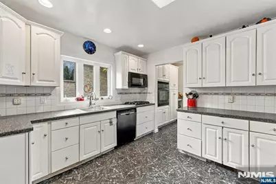 19 Bayview Avenue, Englewood Cliffs, NJ 07632 - Photo 6