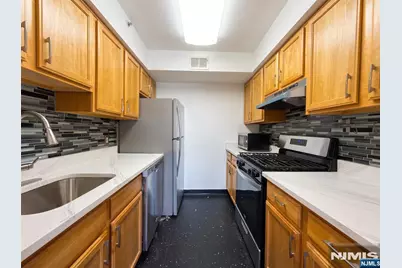 7430 Jfk Blvd E, North Bergen, NJ 07047 - Photo 8