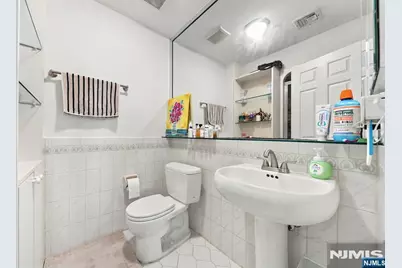 610 Anderson Avenue 3D #3D, Cliffside Park, NJ 07010 - Photo 24