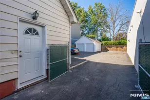 106 Broughton Ave, Bloomfield, NJ 07003 - Photo 2