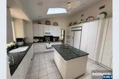 60 Karens Lane, Englewood Cliffs, NJ 07632 - Photo 18