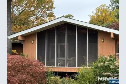 60 Karens Lane, Englewood Cliffs, NJ 07632 - Photo 2
