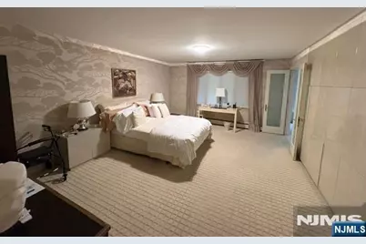 60 Karens Lane, Englewood Cliffs, NJ 07632 - Photo 8