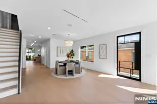 27 Leary Ln, Edgewater, NJ 07020 - Photo 10