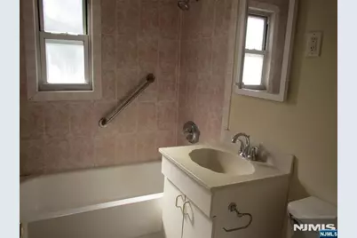 110 Hastings Avenue 110 #110, Rutherford, NJ 07070 - Photo 10