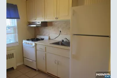 110 Hastings Avenue 110 #110, Rutherford, NJ 07070 - Photo 6