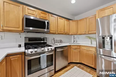225 Clinton Street 4 #4, Hoboken, NJ 07030 - Photo 12