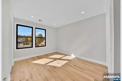 285 Washington Street, Teaneck Township, NJ 07666 - Photo 28
