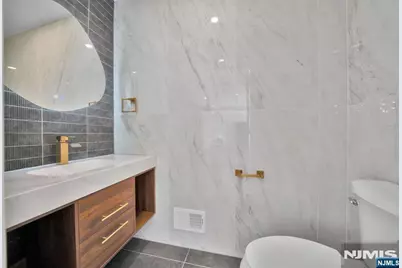 285 Washington Street, Teaneck Township, NJ 07666 - Photo 10