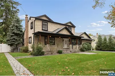 707 Chadwick Drive, Paramus, NJ 07652 - Photo 2