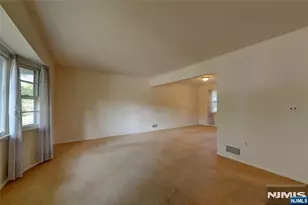 34 Pkwy, Pequannock Township, NJ 07440 - Photo 4