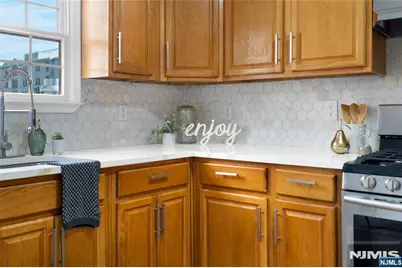 16 E Kinney Street, Newark, NJ 07102 - Photo 14