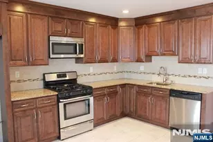 10 Gall Ave 2, Elmwood Park, NJ 07407 - Photo 2