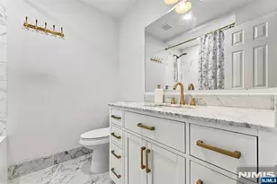 21 Yorkview Dr B6, Edgewater, NJ 07020 - Photo 18