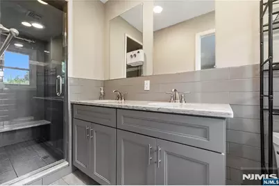 377 Chelsea Street, Paramus, NJ 07652 - Photo 14
