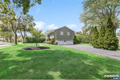 377 Chelsea Street, Paramus, NJ 07652 - Photo 26