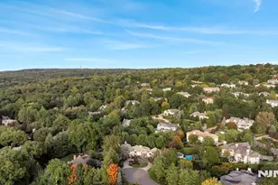11 Fairway Ct, Cresskill, NJ 07626 - Photo 4
