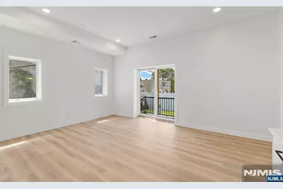 503 Saint Pauls Avenue, Cliffside Park, NJ 07010 - Photo 36