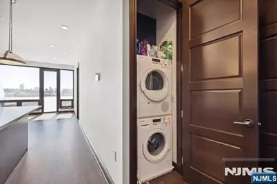 9 Somerset Lane 605 #605, Edgewater, NJ 07020 - Photo 14