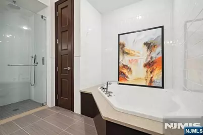 9 Somerset Lane 605 #605, Edgewater, NJ 07020 - Photo 10