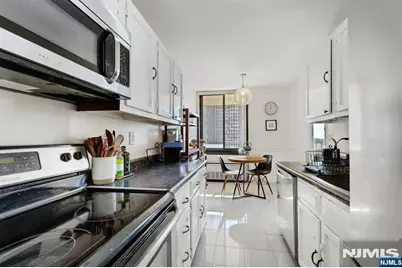 300 Winston Drive 920 #920, Cliffside Park, NJ 07010 - Photo 14