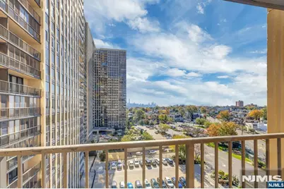 300 Winston Drive 920 #920, Cliffside Park, NJ 07010 - Photo 8