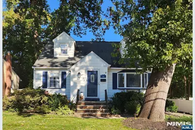 123 Summit Avenue, Waldwick, NJ 07463 - Photo 2