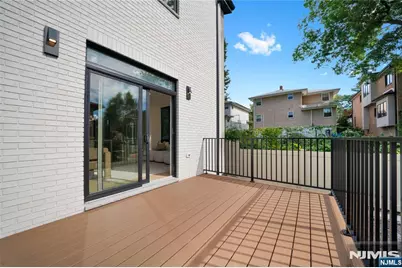 470 Palisades Boulevard, Fort Lee, NJ 07024 - Photo 28