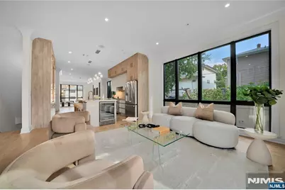 470 Palisades Boulevard, Fort Lee, NJ 07024 - Photo 22