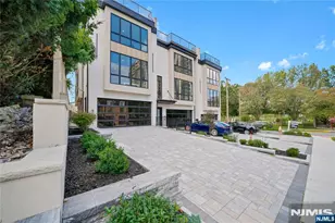 470 Palisades Blvd, Fort Lee, NJ 07024 - Photo 1