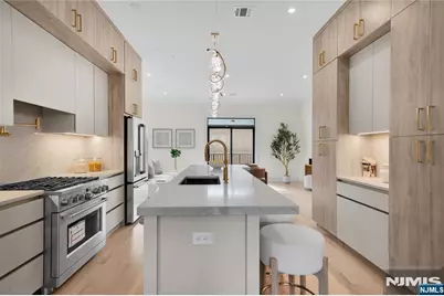 470 Palisades Boulevard, Fort Lee, NJ 07024 - Photo 14