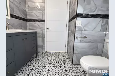 93 Hillside Avenue, Hasbrouck Heights, NJ 07604 - Photo 10