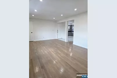 214 Morris Street, Fairview, NJ 07022 - Photo 4