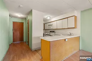 5 Linden Street 2I, Hackensack, NJ 07601 - Photo 4