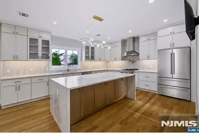 578 Pine Avenue, Saddle Brook Township, NJ 07663 - Photo 8