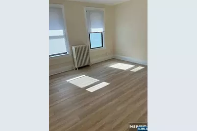90 Bergen Avenue 2nd Floor #2nd floor, Ridgefield Park, NJ 07660 - Photo 8