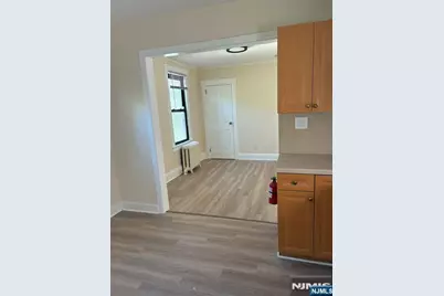 90 Bergen Avenue 2nd Floor #2nd floor, Ridgefield Park, NJ 07660 - Photo 6