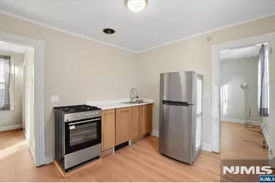 27 Valley Road 2 #2, Montclair, NJ 07042 - Photo 8