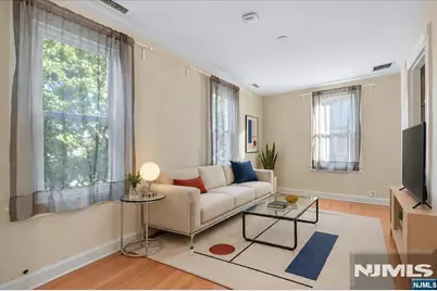 27 Valley Road 2 #2, Montclair, NJ 07042 - Photo 6