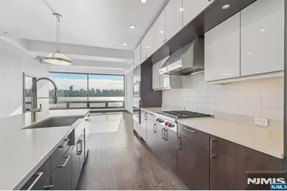 9 Somerset 209 #209, Edgewater, NJ 07020 - Photo 8