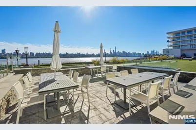 9 Somerset 209 #209, Edgewater, NJ 07020 - Photo 36