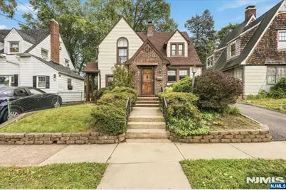93 Stoughton Street, Bergenfield, NJ 07621 - Photo 2