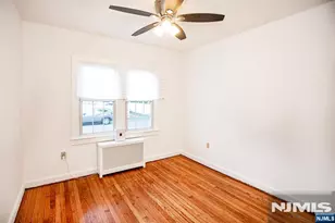 218 Hickory Ave, Bergenfield, NJ 07621 - Photo 10