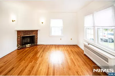 218 Hickory Avenue, Bergenfield, NJ 07621 - Photo 4