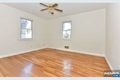 44 Ekings Avenue, Hawthorne, NJ 07506 - Photo 14